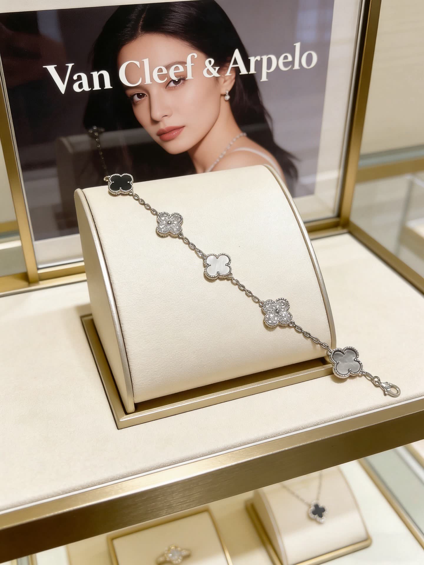 Van Cleef & Arpels Alhambra Bracelet